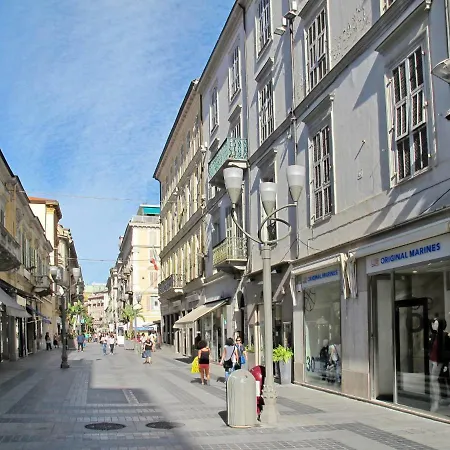 Apartment Locazione Turistica Geranio & Glicine *